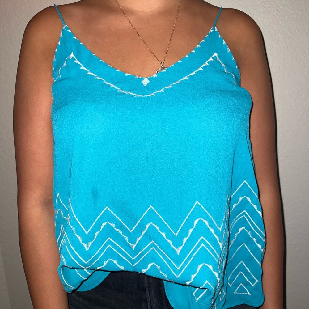 blue tank top